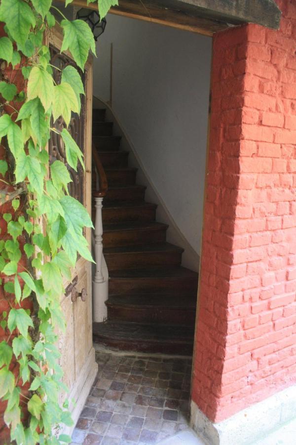 Le Refuge Des Cordeliers Apartman Laon Kültér fotó