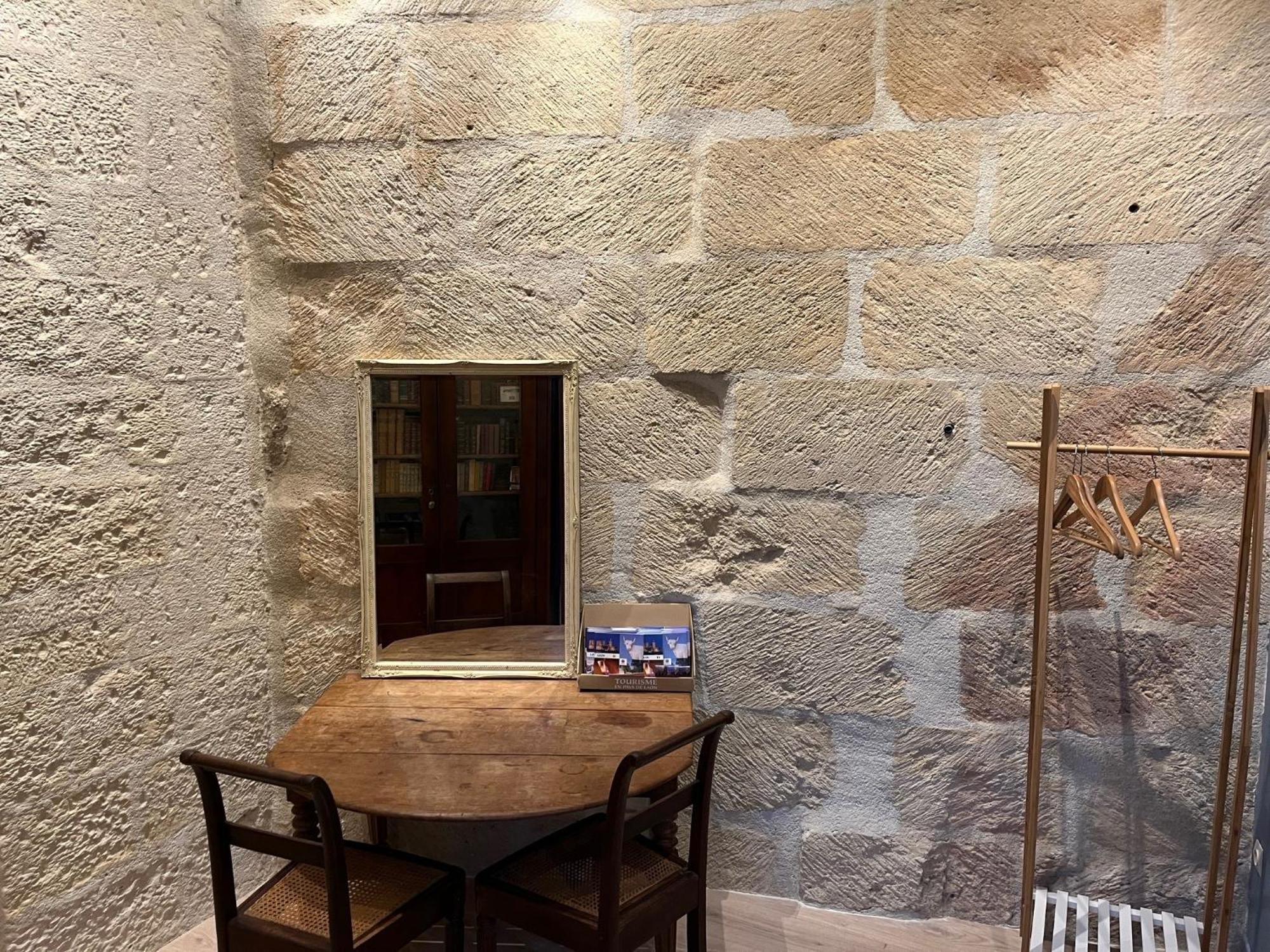 Le Refuge Des Cordeliers Apartman Laon Szoba fotó